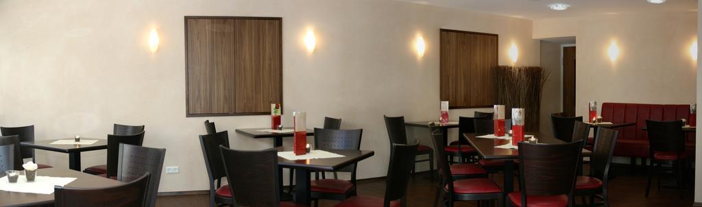 Hotel & Restaurant Lamm Mosbach  Bagian luar foto