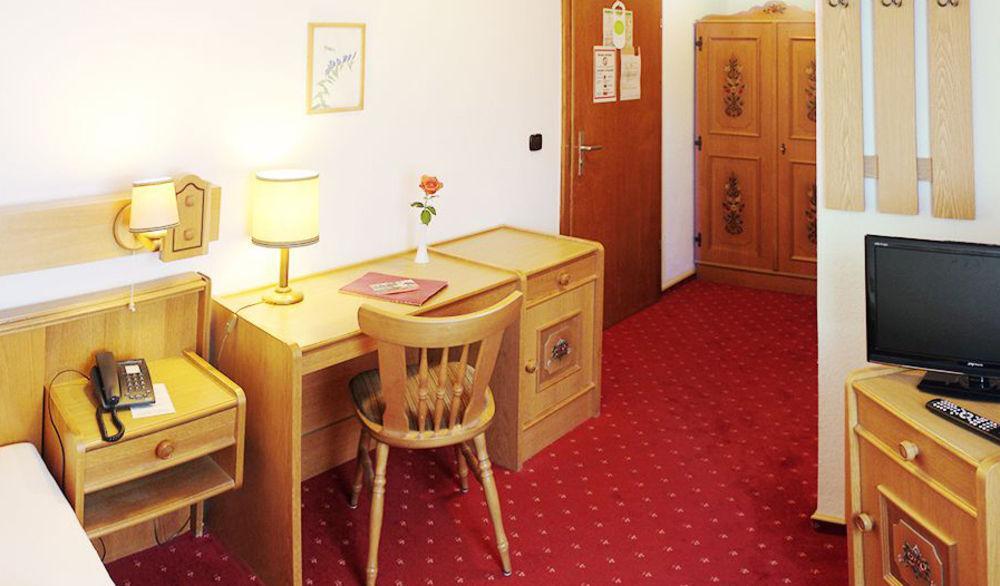 Hotel & Restaurant Lamm Mosbach  Bagian luar foto