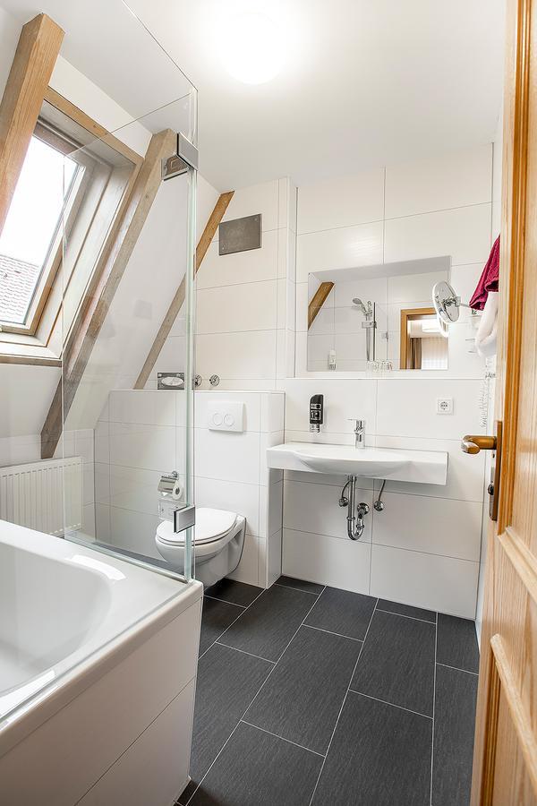 Hotel & Restaurant Lamm Mosbach  Bagian luar foto