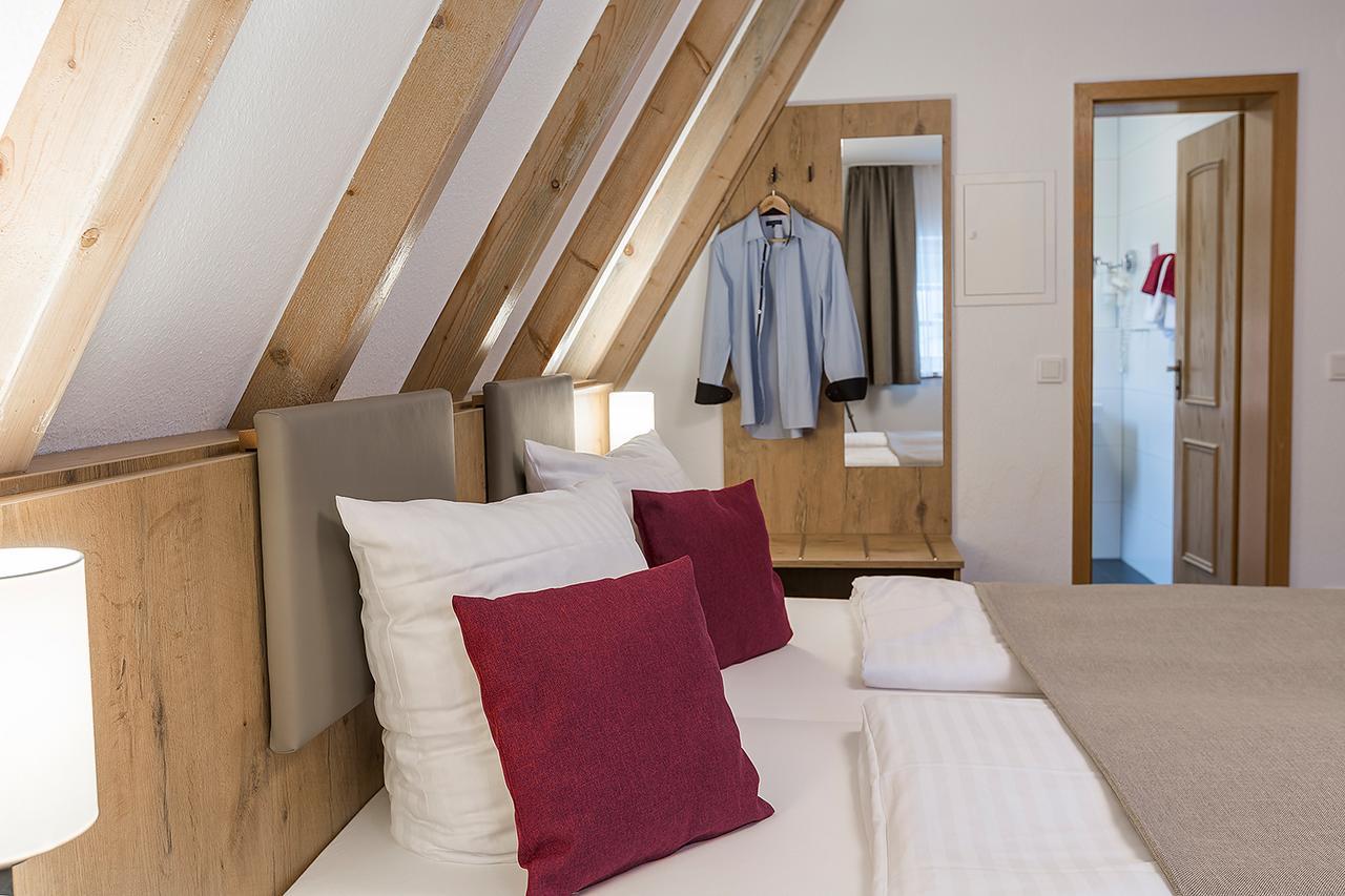 Hotel & Restaurant Lamm Mosbach  Bagian luar foto