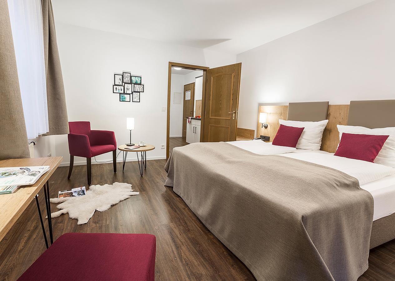 Hotel & Restaurant Lamm Mosbach  Bagian luar foto
