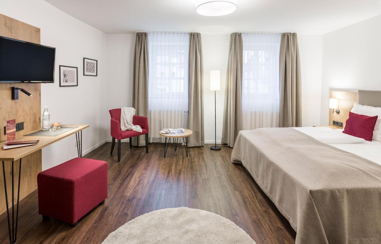 Hotel & Restaurant Lamm Mosbach  Bagian luar foto