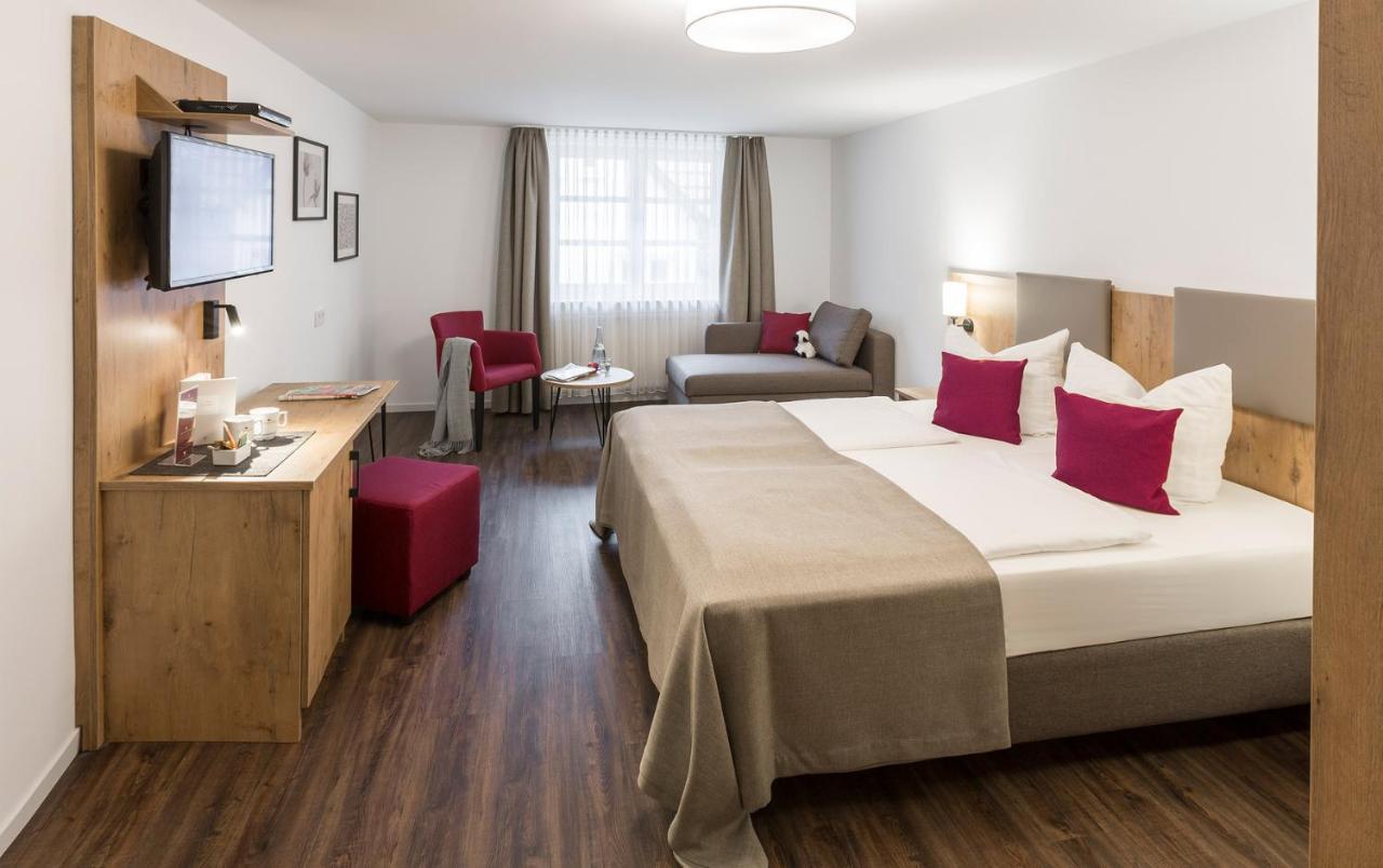 Hotel & Restaurant Lamm Mosbach  Bagian luar foto