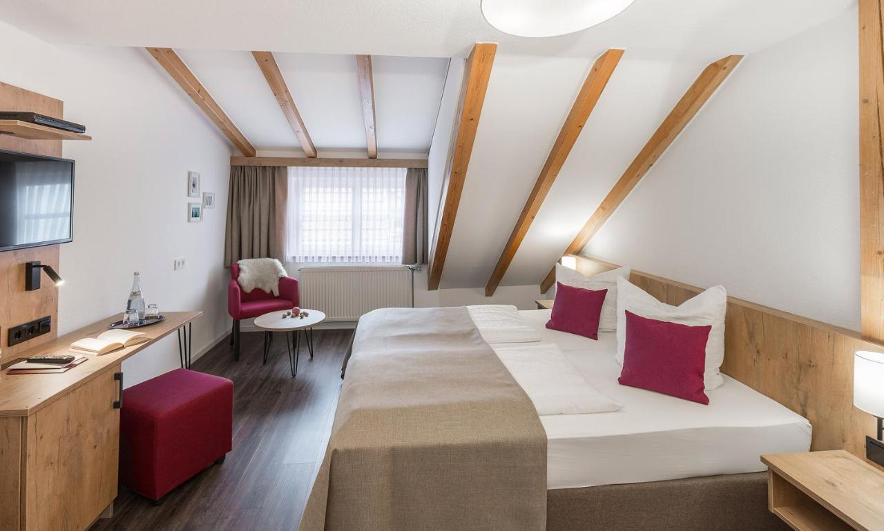 Hotel & Restaurant Lamm Mosbach  Bagian luar foto